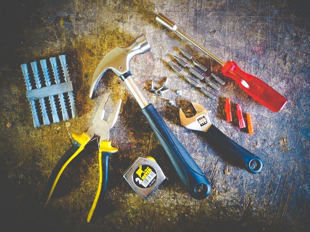 Top 5 Essential Power Tools Every DIY Beginner Needs